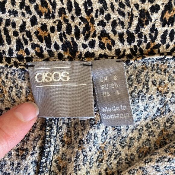 ASOS DESIGN button front mini skirt in leopard print Size 4 - Picture 7 of 10